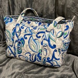 Vera Bradley Mediterranean White Zippered Tote Bag